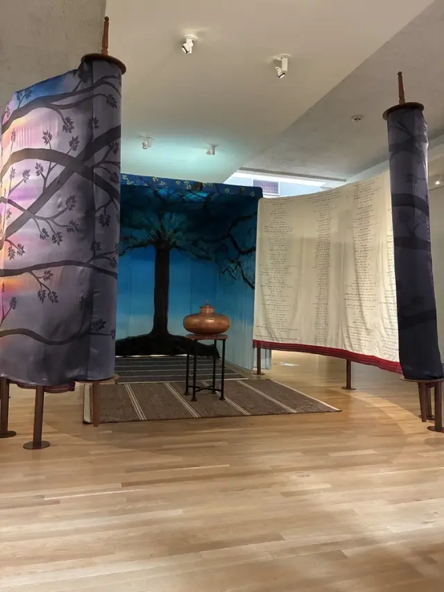 Graduation Shabbat Moment in the Modern Mishkan