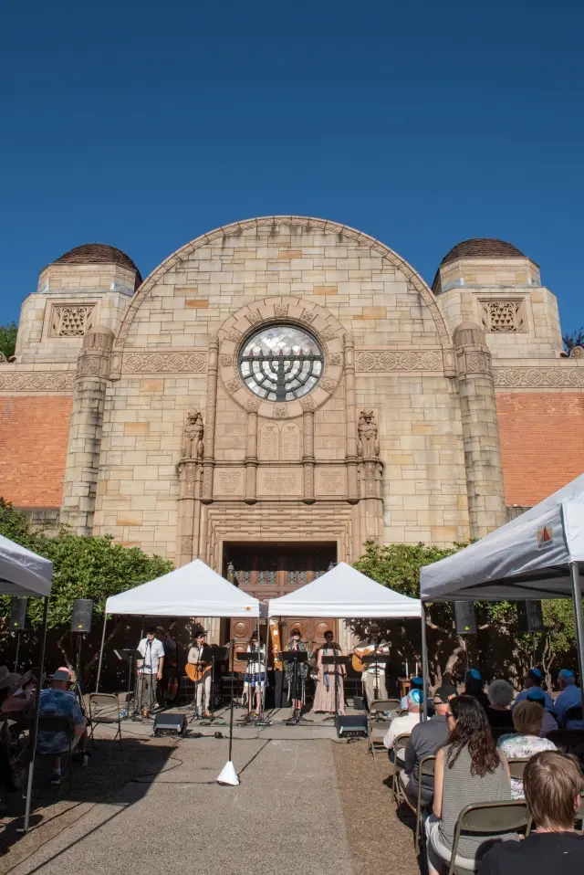 Shabbat on the Plaza (with Supper from CBI’s Education Committee)